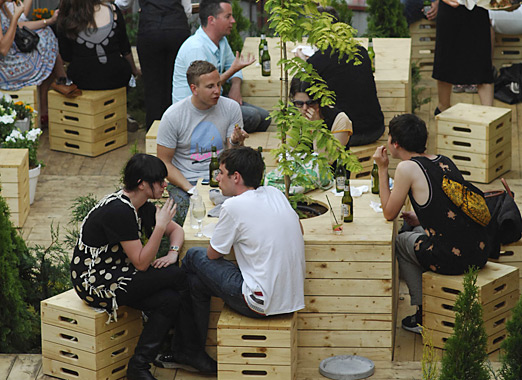 The Pond: Urban Backdrop for Temporary Bar