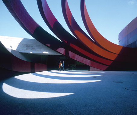 Yohji Yamamoto: Fashion Meets Architecture