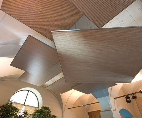 Echolinear acoustic wall and ceiling panelling
