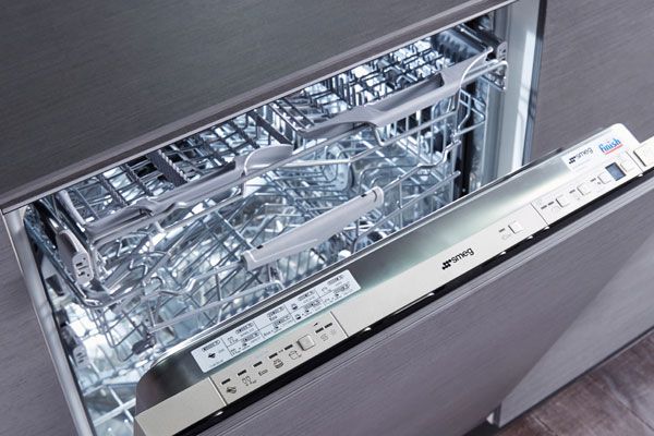 Smeg’s new push-to-open dishwasher