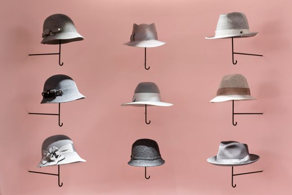 Retail-Vendre-chapeaux-comme-parapluies-design-retail-boutique-NENDO-blog-espritdesign-9